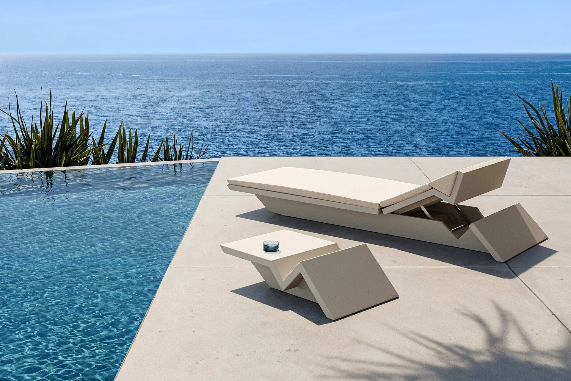 Alternative view of Sun Lounger